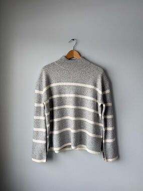 (S) Denver Hayes grey stripped sweater mock neck